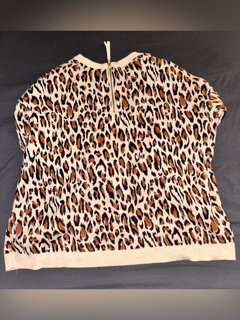 Beige leopard pullover - Picture 2 of 3